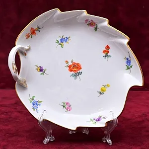 Сервировочная Тарелка - Блюдо - Мелочевница «Цветочная россыпь», Фарфор MEISSEN, Германия.