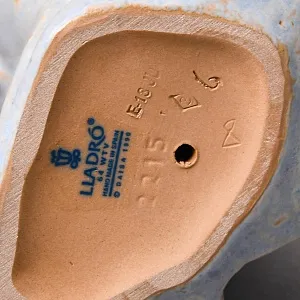 Коллекционная Фарфоровая статуэтка «Ангел с птицей» серия Грес, Lladro Испания.