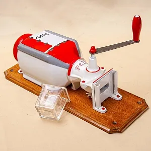 Винтажная Настенная Ручная Кофемолка в стиле АРТ-Деко, Голландия PeDe, середина ХХ века..