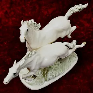 Коллекционная Фарфоровая Статуэтка «БЕГУЩИЕ ЛОШАДИ», Hutschenreuther,  Германия, 1968-1970 гг.
