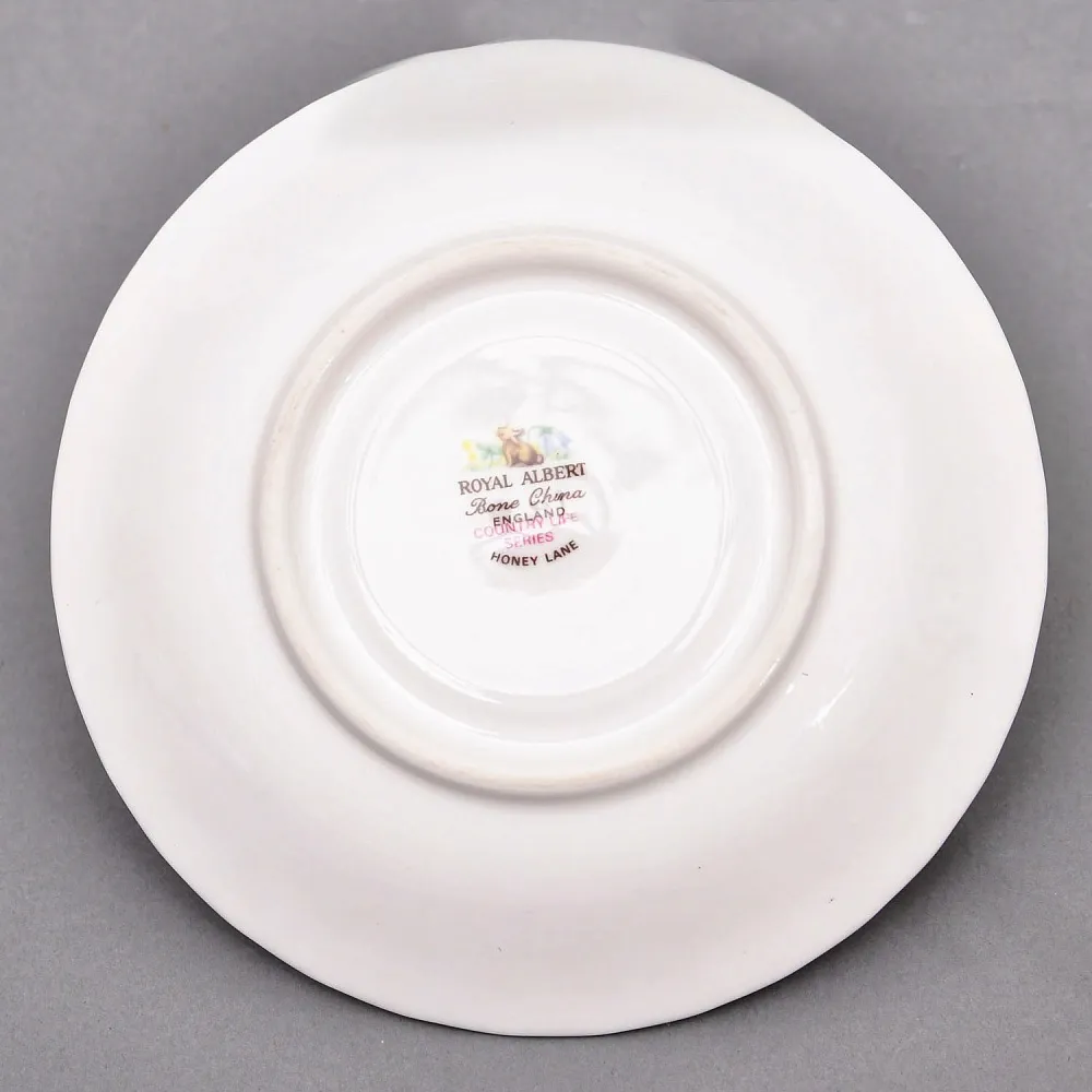 Коллекционная Фарфоровая Кофейная пара «Букет с колокольчиками», ROYAL ALBERT Англия.