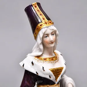 Антикварная статуэтка «Средневековая дама с книгой», Фарфор Dressel & Kister Passau Германия, 1907 - 1922 гг.