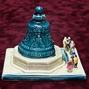 Миниатюрная Фаянсовая Композиции - Статуэтка «Царь-Колокол» СССР ЗиК Конаково -60 гг. 