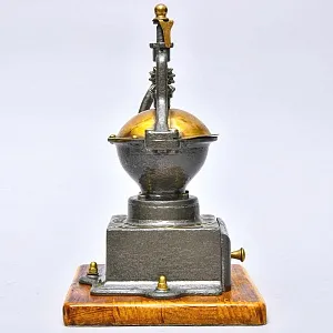 Антикварная Ручная Механическая Кофемолка - Мельница PEUGEOT, Франция начало ХХ века.