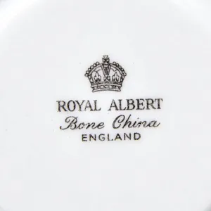 Коллекционная Фарфоровая Кофейная пара «Красная Роза», ROYAL ALBERT Англия, вторая половина ХХ века.