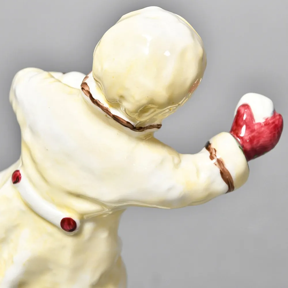Авторская Фарфоровая статуэтка «Девочка со снежком», Royal Worcester Англия.