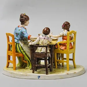 Антикарная Фарфоровая Статуэтка «Едоки каши. Завтрак», Aсkermann & Fritze начало ХХ века.