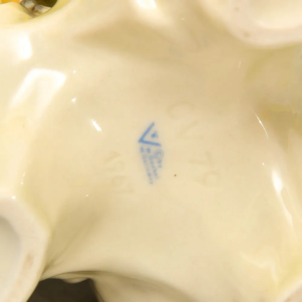 Коллекционная Фарфоровая статуэтка «ПТИЦА - ПОПУГАЙ», Goebel Германия, 1964 - 1972 годы.