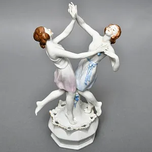 Антикварная Фарфоровая статуэтка Арт Деко «Танцующие девушки», VOLKSTEDT Германия, 30- гг.