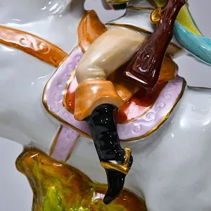 Коллекционная Фарфоровая статуэтка «Охотник на лошади», Scheibe-Alsbach Германия, середина ХХ века.