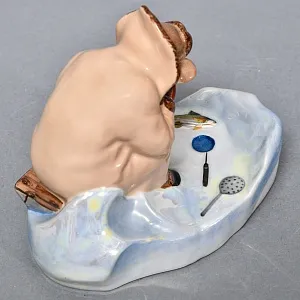 Авторская Коллекционная Фарфоровая Статуэтка «Рыбак на зимней рыбалке», Россия.