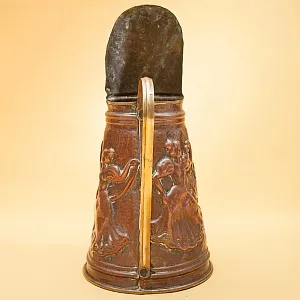 Небольшой Медно - Латунный Зольник «Дама с кавалером. Танцы», Бельгия середина ХХ века.