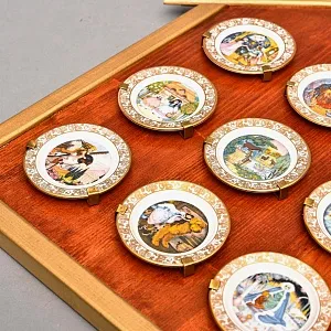 Набор Фарфоровых тарелок «Домик сказок», The FRANKLIN Porcelain США - 1979 год.