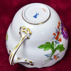 Чайная фарфоровая пара+Тарелка (Тройка) серии BLUME Фарфор MEISSEN / МЕЙСЕН Германия.