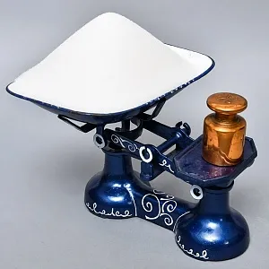 Винтажные Кухонные Весы «The VIKING» с чашкой для продуктов на 10 фунтов, Англия середина ХХ века.