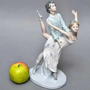 Коллекционная Фарфоровая статуэтка «Балетная пара. Танец», Nao by Lladro Испания, 80-е гг.