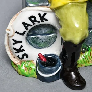 Коллекционная Фарфоровая статуэтка «Лодочник - Рыбак», Royal Doulton Ангия, 1970 - 1987 годы. 