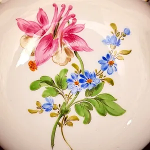 Коллекционная Шкатулка - Бонбоньерка «ЦВЕТЫ», Фарфор MEISSEN, Германия - первая половина ХХ века.