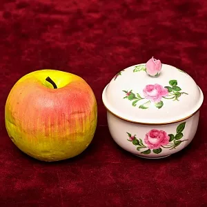 Фарфоровая Сахарница - Бонбоньерка - Шкатулка «РОЗА МЕЙСЕНА», MEISSEN Германия, середина ХХ века.