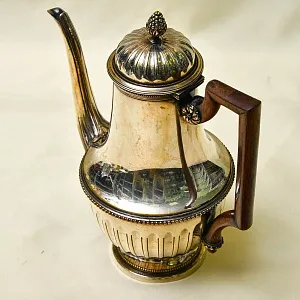 Винтажный Металлический Кофейник - Чайник на 1 л. Silverplate, SHEFFIELD Англия - середина ХХ века.