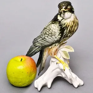 Птица - Фарфоровая статуэтка «Сокол», Карл Энс / Karl Ens,  Германия, 50-е годы ХХ века.