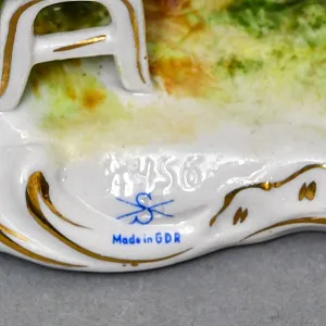 Коллекционная Фарфоровая статуэтка «Маленький Цветочник» Scheibe-Alsbach Германия.