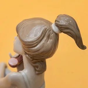 Фарфоровая Статуэтка «Телефонный Разговор» Lladro, Daisa, Испания - 1987 год.