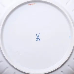 Сервировочная Тарелка - Блюдо - Сухарница  из коллекции BLUMEN, Фарфор MEISSEN Германия, 1974 год.