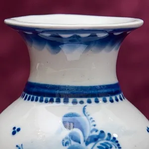 Авторская Коллекционная Фарфоровая Ваза «Тюльпан» СССР ГЖЕЛЬ - 1980 год.