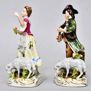 Коллекционные Парные Фарфоровые статуэтки «Пастух и Пастушка. Игра на волынке», Karl Klette Германия.