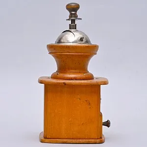 Коллекционная ручная механическая кофемолка «ARMIN» Бельгия, середина ХХвека.