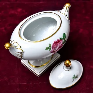 Коллекционная Фарфоровая Вазон - Ваза с крышкой «Мускусная Роза», KAISER, Германия - 1979 год.