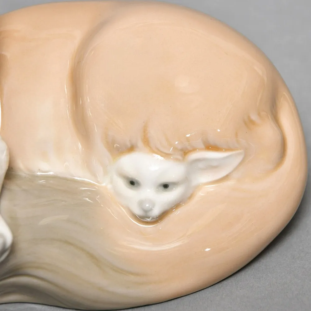 Коллекционная Фарфоровая статуэтка "Лиса - Фенек с лисенком", Lladro Испания, вторая половина ХХ века.