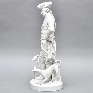 Антикварная Фарфоровая статуэтка «Старый Фриц. Король Пруссии Фридрих II с собаками»,  Volkstedt Германия.