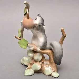 Коллекционная Фарфоровая статуэтка «Белка. Соня», Lladro / Лядро Испания.