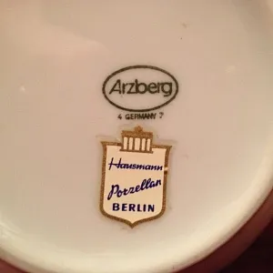 Коллекционная Фарфоровая Ваза «Розовые цветы» Arzberg, Германия 50-е годы ХХ века.