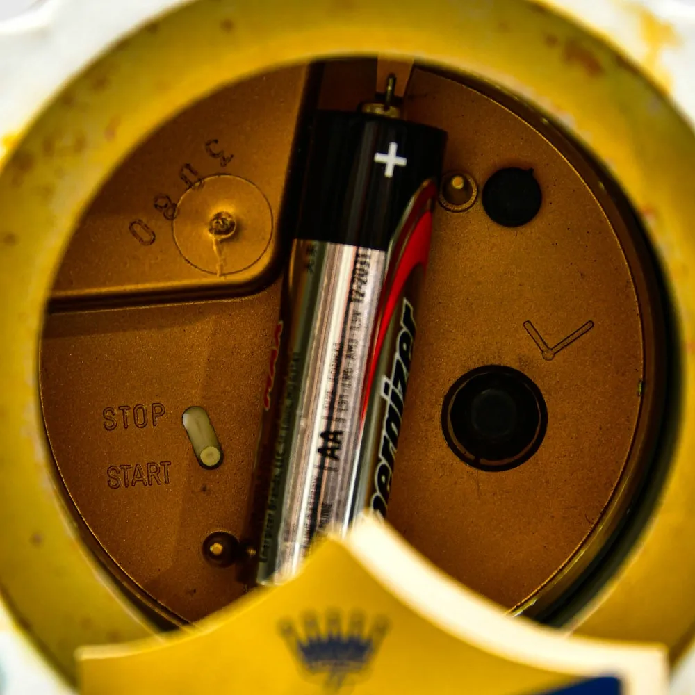 Каминные Кварцевые Часы в стиле Рококо, Фарфор SANDIZELL, Германия 80-е годы ХХ века.