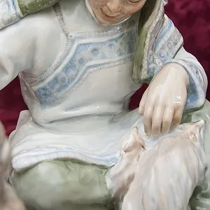 Большая Коллекционная Фарфоровая статуэтка «Дальний Север», Россия ДФЗ Дулево.