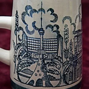 Большая Фаянсовая Агитационная Кружка «30 лет ВДНХ» ЗиК Конаково -1969 год.