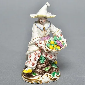 Редкая Фарфоровая статуэтка «Китайский продавец фруктов», Nymphenburg Германия, 50-е гг.