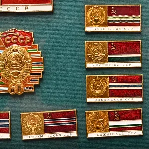 Коллекционное Панно - Картина -  Значки «Гербы и Флаги СССР», вторая половина ХХ века. 