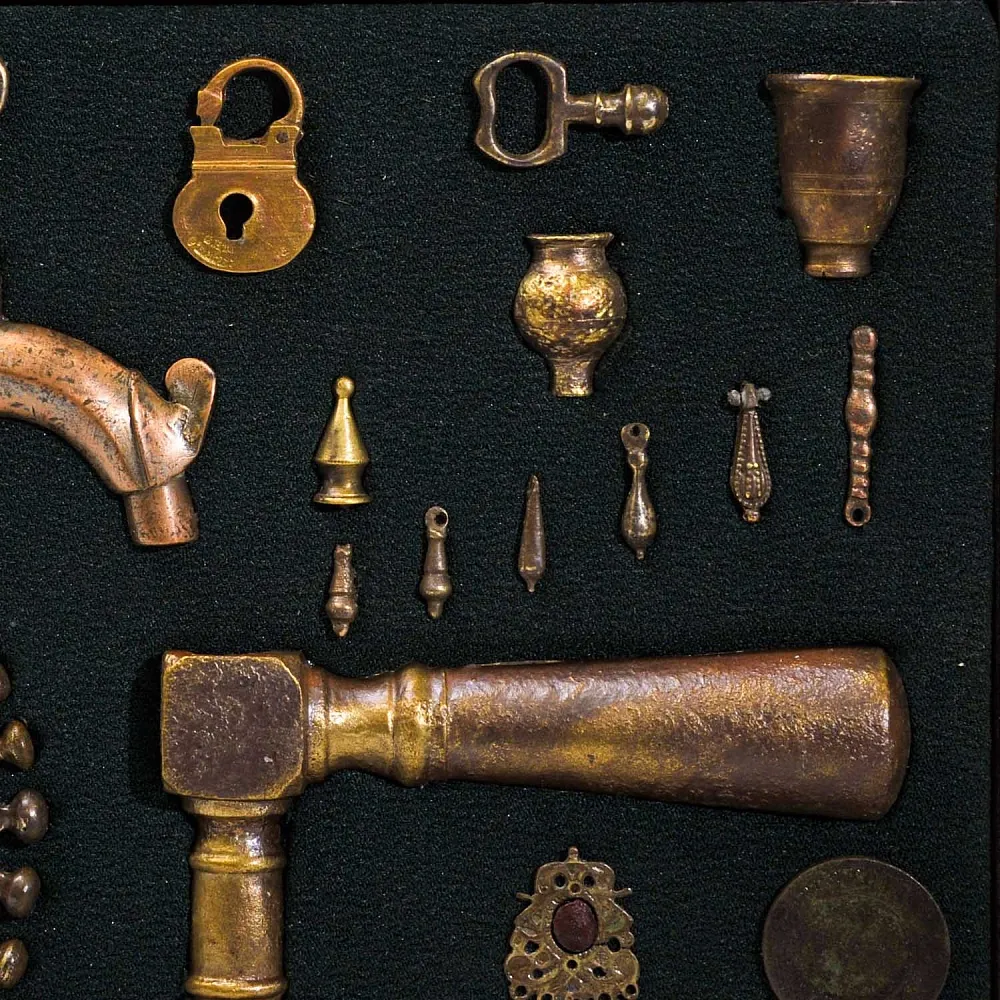 Настенное Коллекционное Панно - Картина "Старинные Латунные штучки". Россия конец XIX - начало ХХ века.