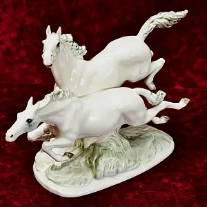 Коллекционная Фарфоровая Статуэтка «БЕГУЩИЕ ЛОШАДИ», Hutschenreuther,  Германия, 1968-1970 гг.