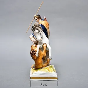 Антикварная Фарфоровая статуэтка «Диана - Охотница на льва», VOLKSTEDT Германия.