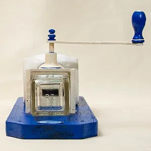 Редкость! Старинная Настенная Ручная Механическая Кофемолка Zassenhaus - DELFTs, Германия.