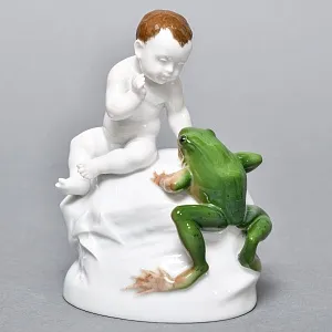  Антикварная Фарфоровая статуэтка «Мальчик и лягушка», ROSENTHAL Германия, 1919 - 1935 годы.