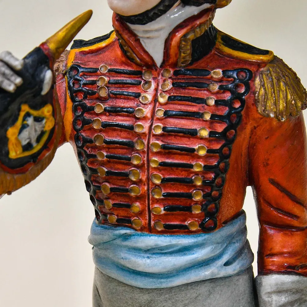 Коллекционная Фарфоровая статуэтка «Солдат. Гусар - горнист» из серии «Армия Наполеона», Capodimonte Италия.