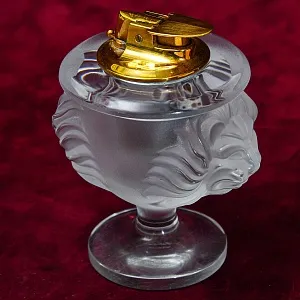 Хрустальная Настольная Газовая Зажигалка «Лев - Царь зверей», Франция, Лалик / Laligue, вторая половина ХХ века. 