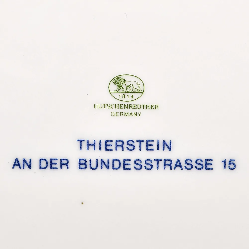 Коллекционная Фарфоровая Тарелка - Блюдо «Пейзаж с замком на горе», Hutschenreuther Германия. 