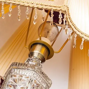 Винтажная Настольная Лампа Светильник «Lyyus» в хрустальном корпусе. Франция  Н-57см.